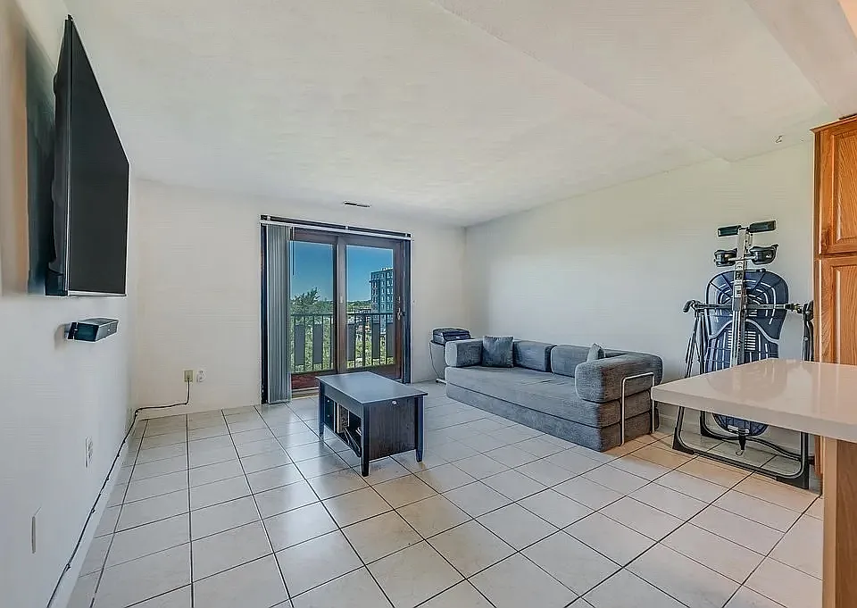2 bed, 891 sqft, $2,800 — Photo 3