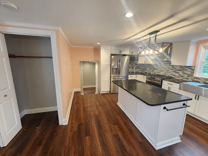 Stunning 3 Bed, 2 Bath Single-Family Home in Orchard Park, NY | Available Oct 1st, 2026. — Photo 4