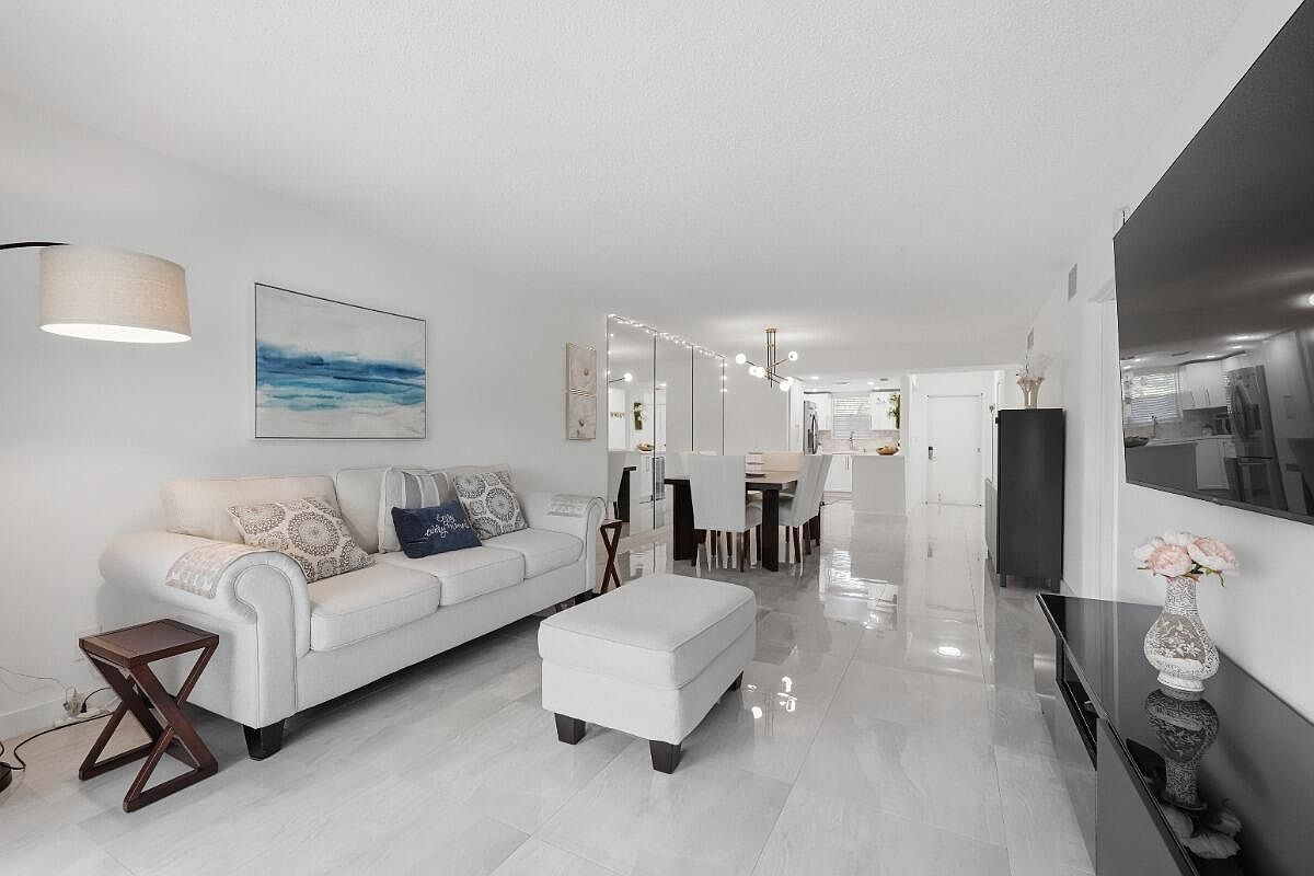 6100 NW 44TH Street #104 — Inverrary Country Club