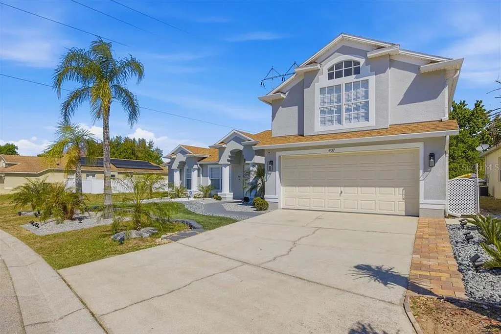 5 bed, 3.0 bath, 2783 sqft, $5,300 — Photo 2