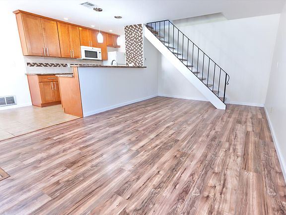 3rd image of 829 N Capitol Ave APT 3