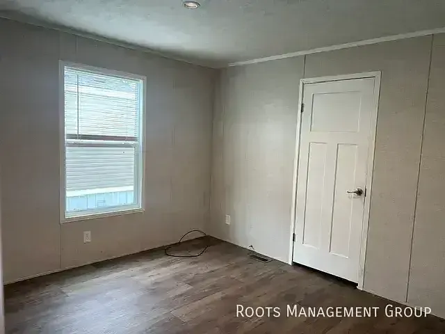 1421 Winona St #1421WN — Photo 5