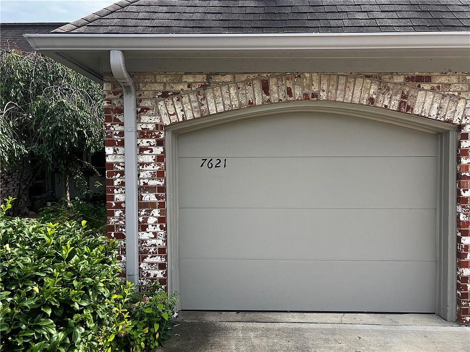 2nd image of 7621 W 102nd St