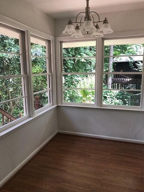 Breakfast nook