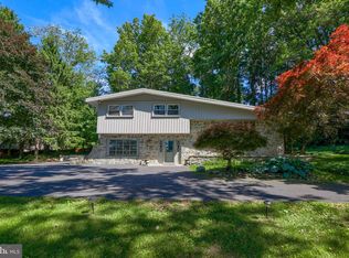 3099 Lyndana Dr, Lancaster, PA 17601