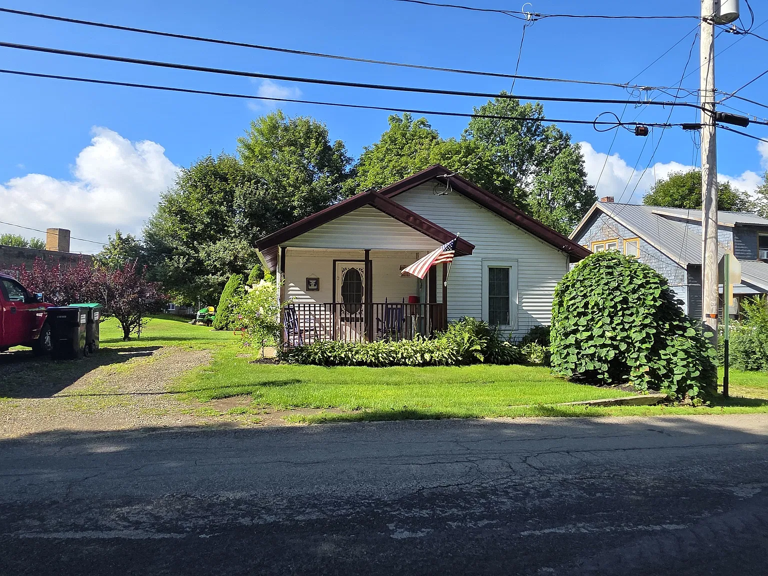 2 bed, 735 sqft, $1,000 — Photo 1