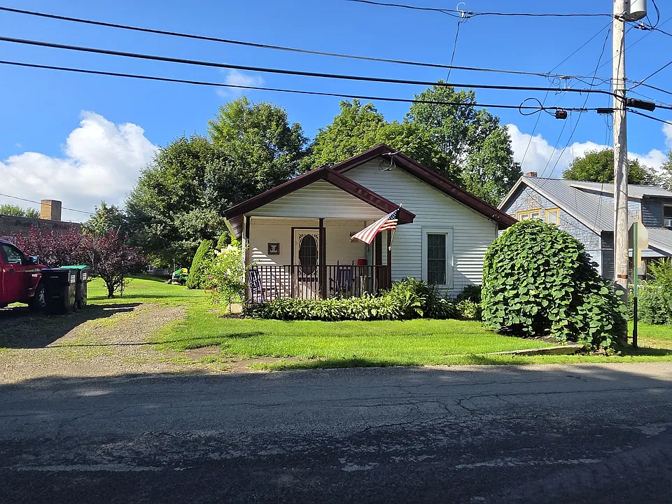 32 Liberty St