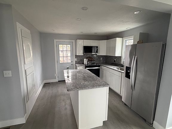 4th image of 269 Clairmount St #1