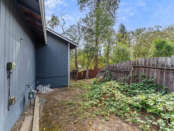 5th image of 759 NW Bellevue Pl