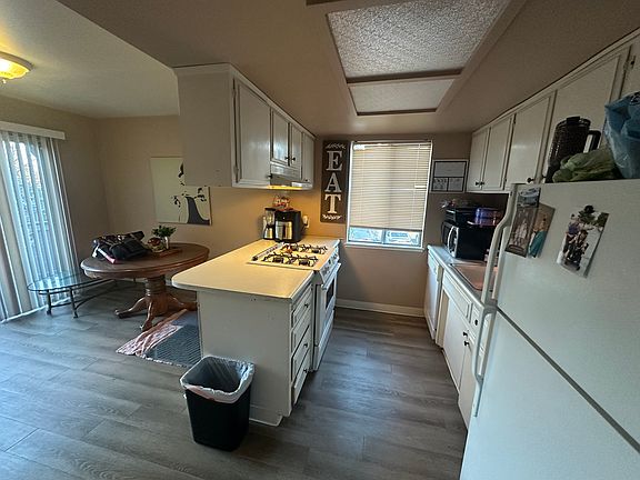 3rd image of 1322 Drake Dr APT C