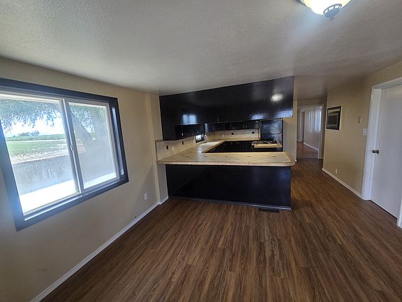 4th image of 22977 River Rd