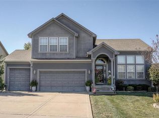 1265 SW Nagona Ln, Lees Summit, MO 64082