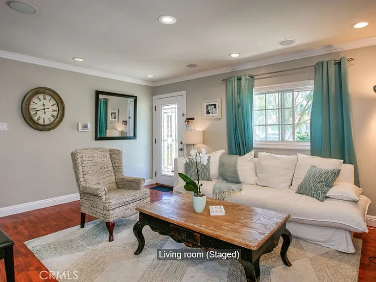 7021 Geyser Ave — Photo 3