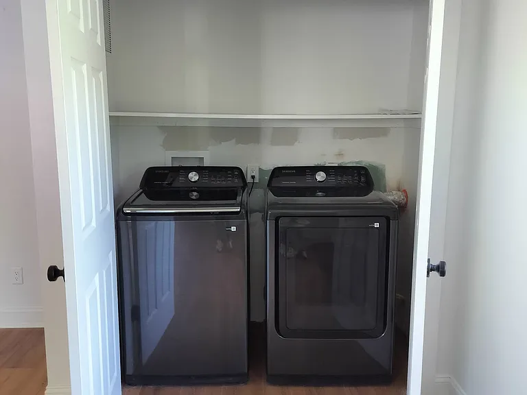 797 Passaic Ave — Photo 6