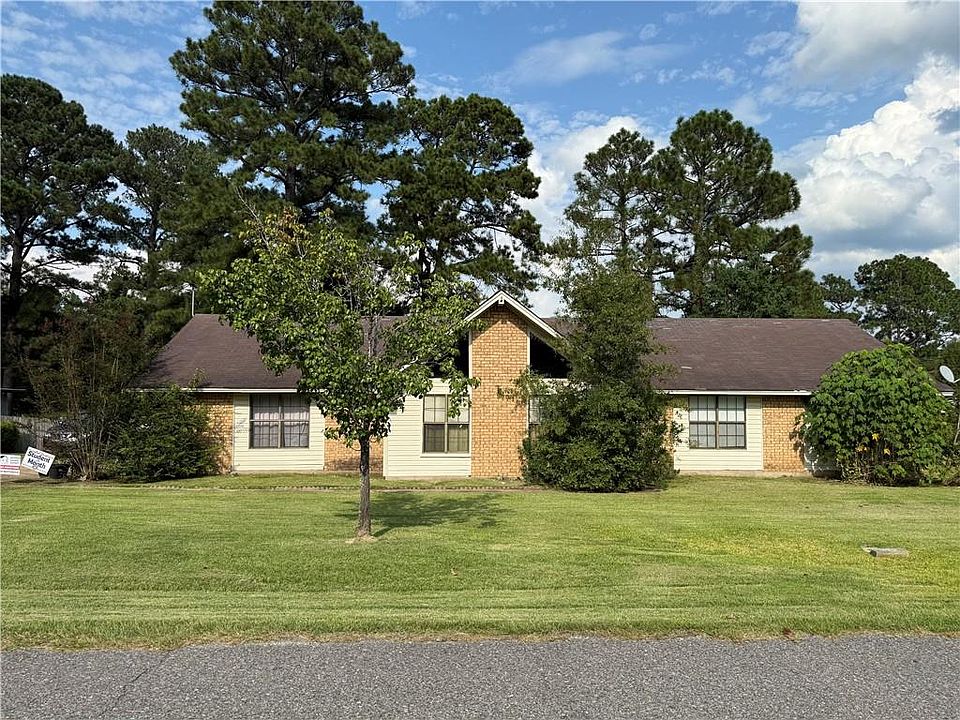 1st image of 228 Shady Crest Ln