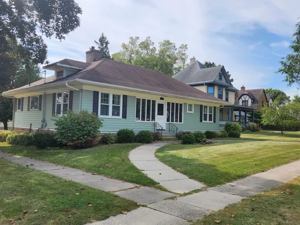 211 Randolph St, Edgerton, WI 53534