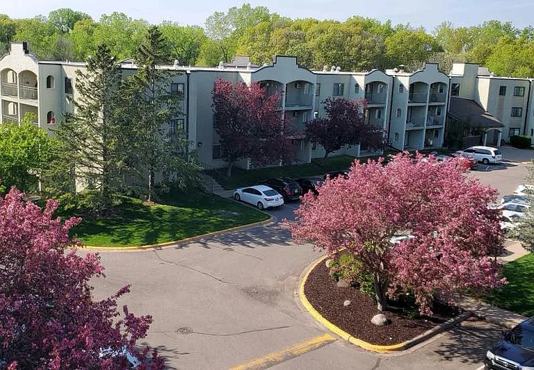 Pondview Apartments — Photo 11