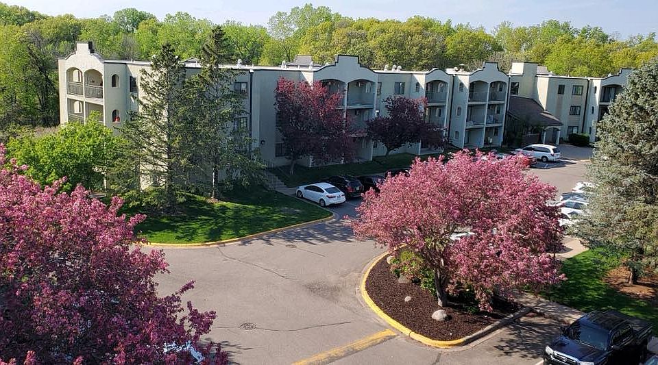 1st image of 2565 Ivy Ave E APT 303