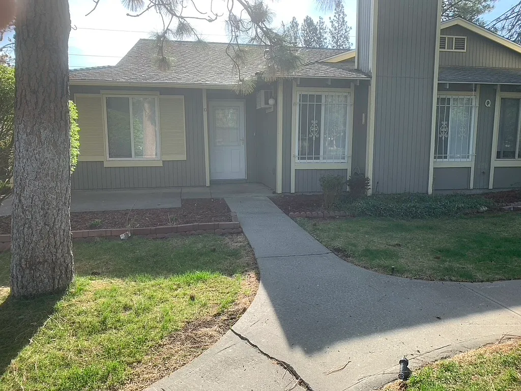 2 bed, 805 sqft, $1,600 — Photo 1