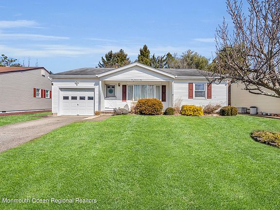 3rd image of 150 Northumberland Dr