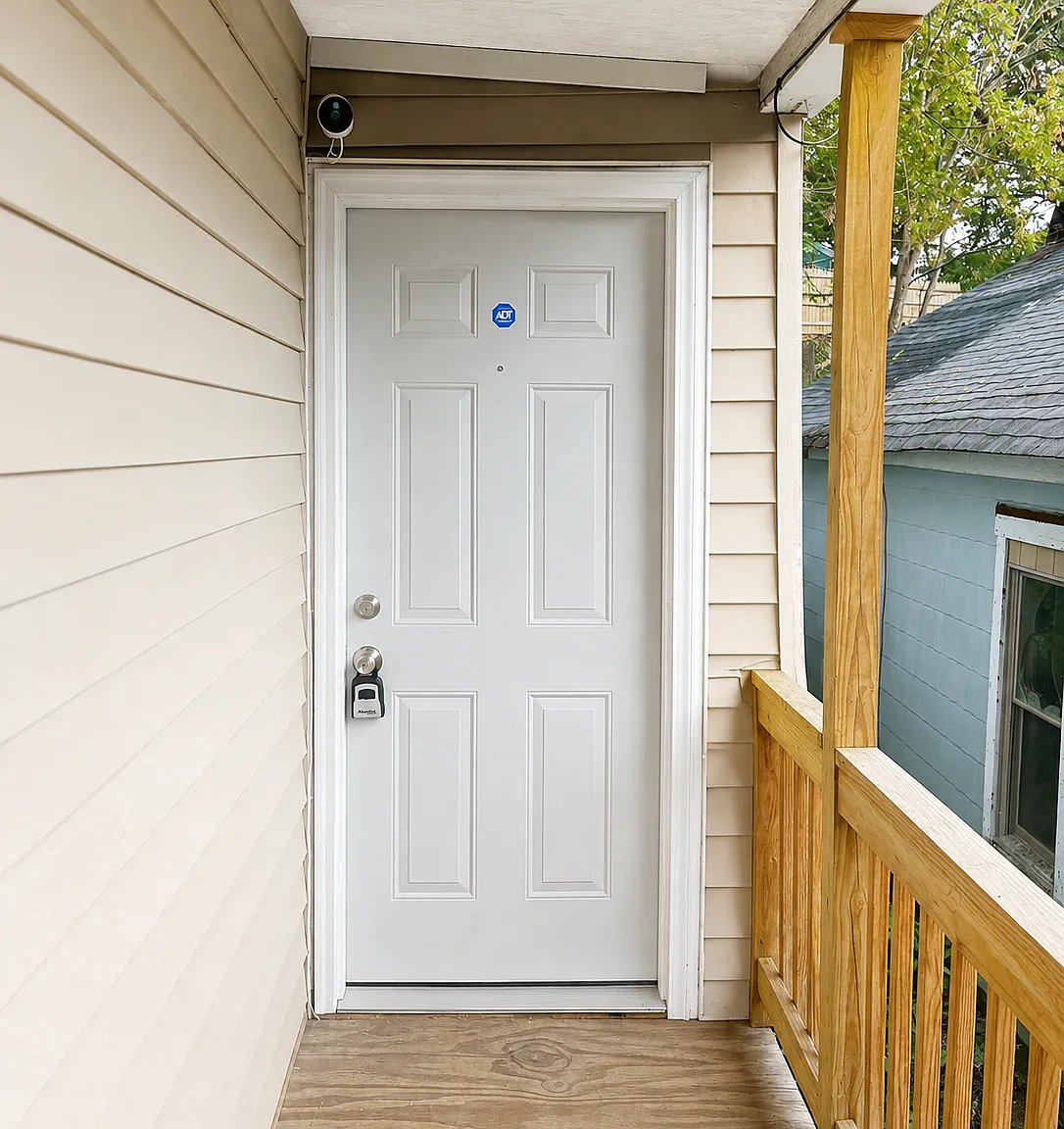 3 bed, 1400 sqft, $1,695 — Photo 2