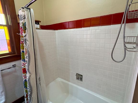 2nd image of 930 N 31st St