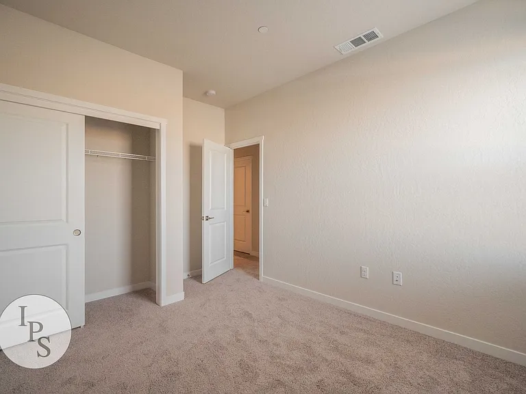370 Lodge Rd S — Photo 17