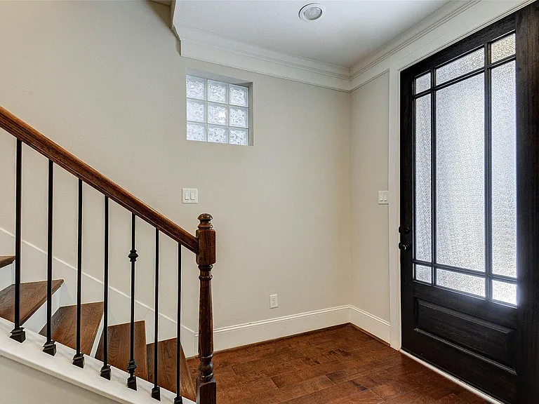 720 N Shepherd Dr — Photo 7
