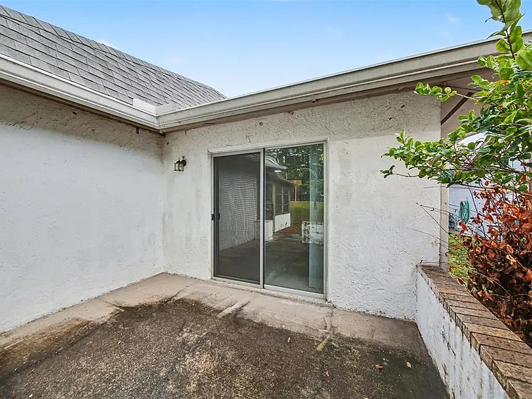 5033 Loyola Ln — Photo 24