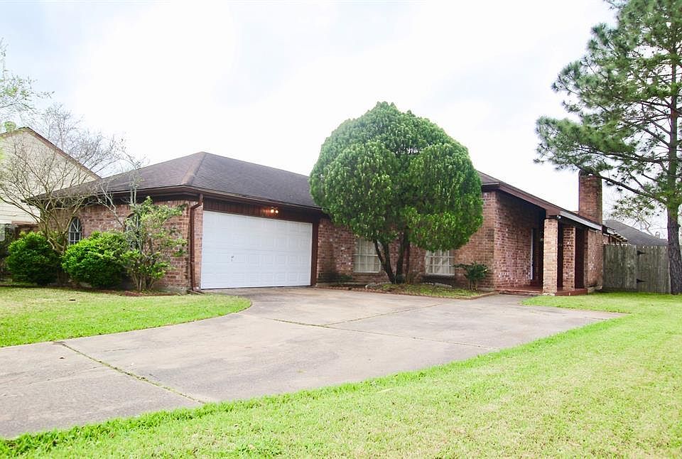 1st image of 12116 Meadow Pines Dr