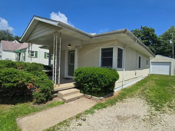 2033 W Forrest Hill Ave, Peoria, IL 61604