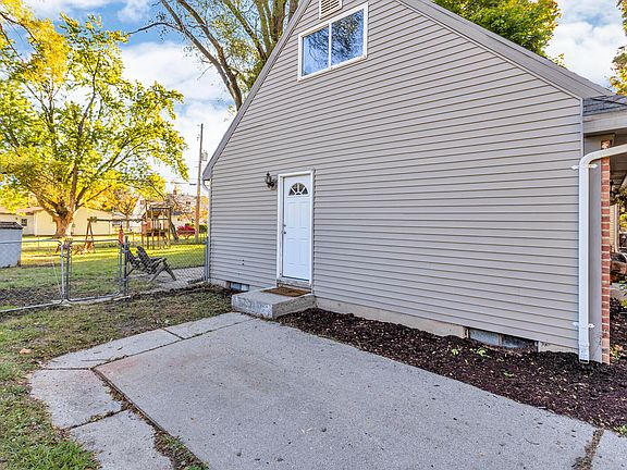 4th image of 3815 Wedgewood Dr