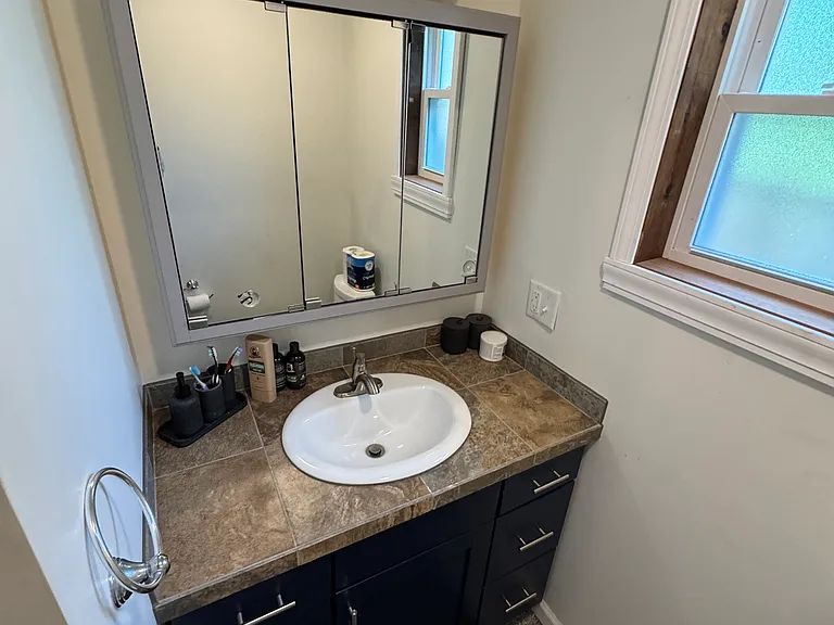 220 W Williams St — Photo 25