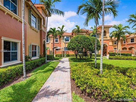 3rd image of 4914 Spinnaker Dr #5010