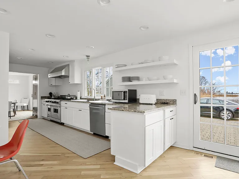 85 Roton Ave — Photo 5