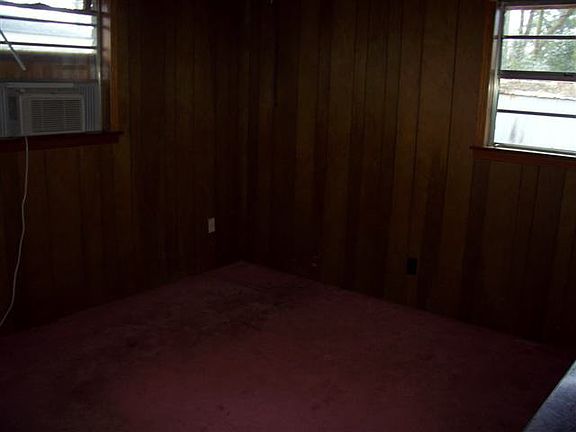 3rd image of 705 Brookwood Dr