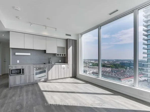 898 Portage Pkwy, Vaughan, ON