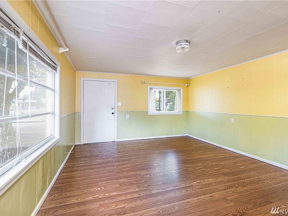 3rd image of 1904 Washington St