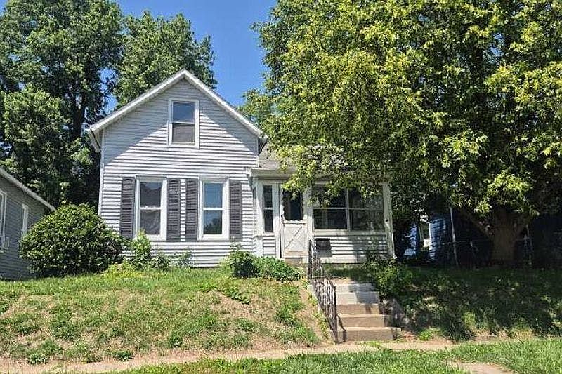 1st image of 1713 16th Ave