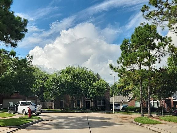 5th image of 405 Ashberry Ct