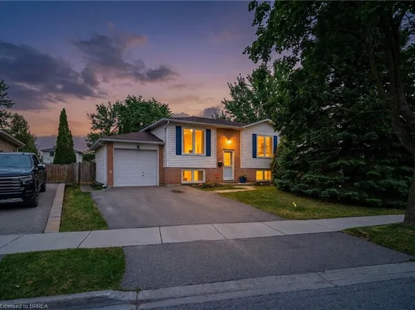 27 Jasper St, Brantford, ON N3P 1M9