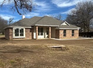 1203 Anthony St, Gainesville, TX 76240