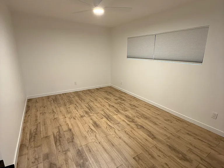 1509 N Hollywood Way #C — Photo 27