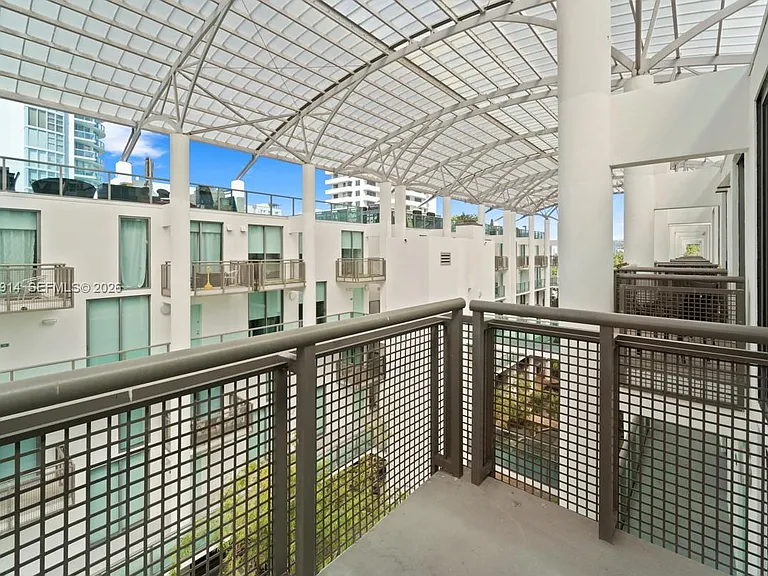 6000 Collins Ave #517 — Photo 22