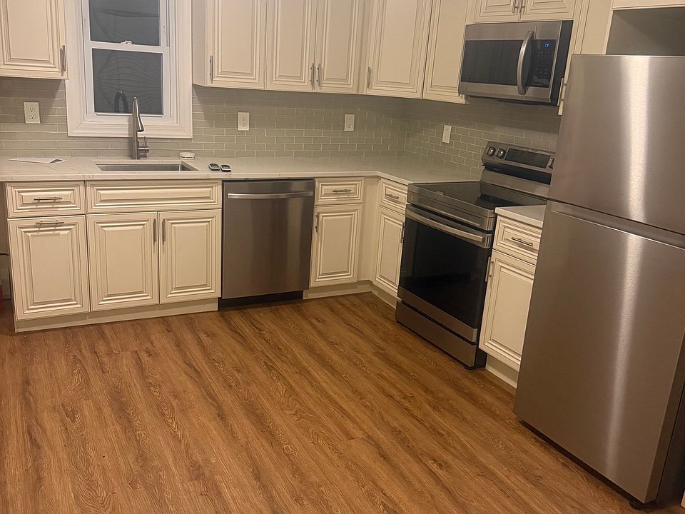 1st image of 106 S Pine Ave