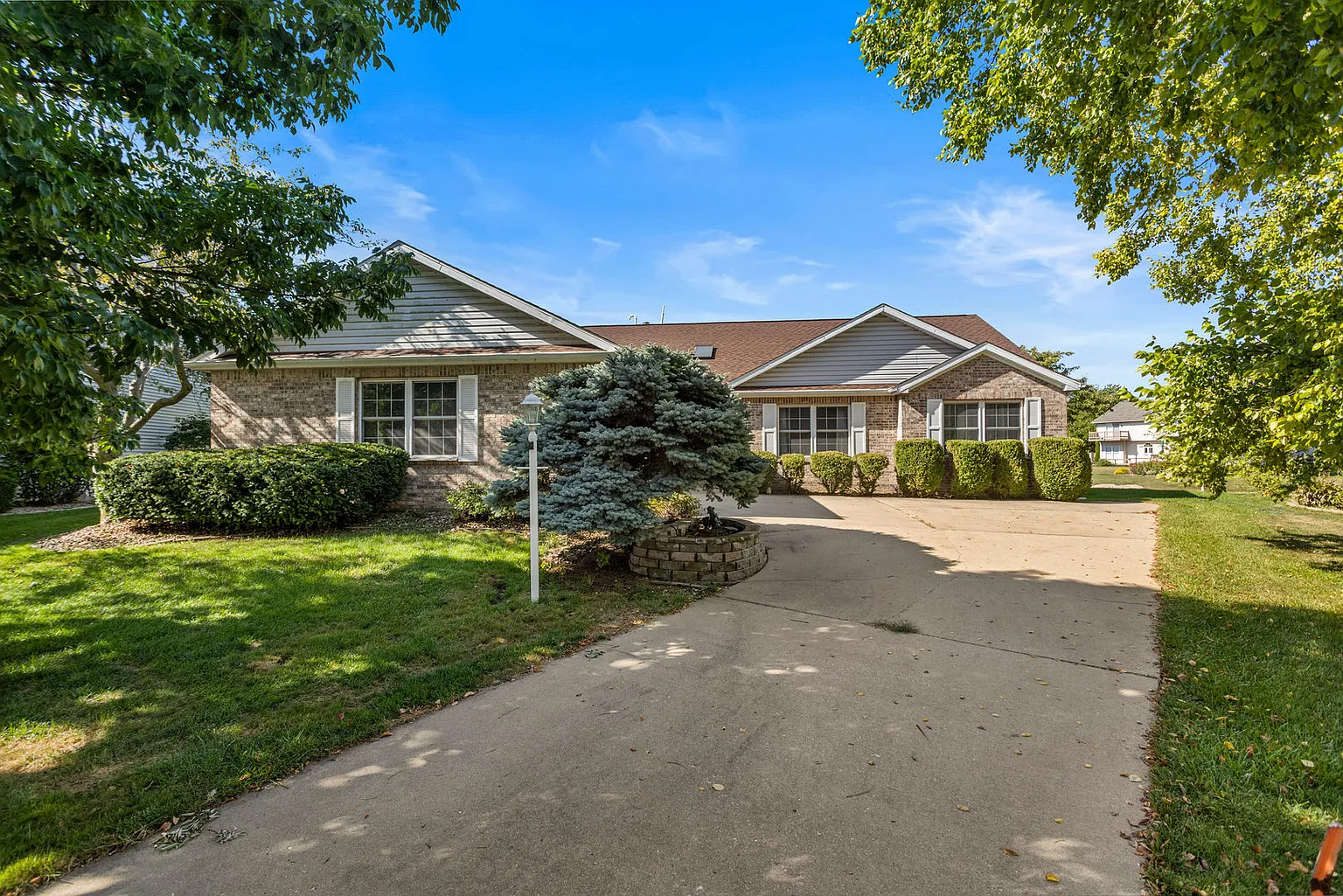 2711 Bayhill Dr photo 1