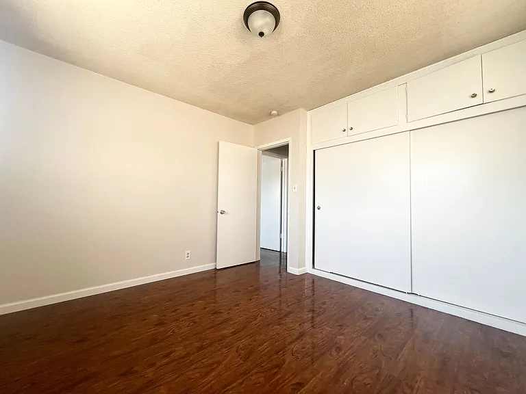 7238 - 7246 N Lotus Ave — Photo 16