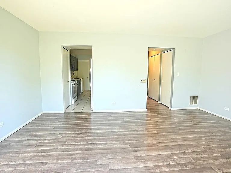 2684 Waterford Ct — Photo 6
