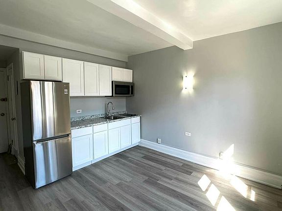 3rd image of 240 W 73rd St APT 819