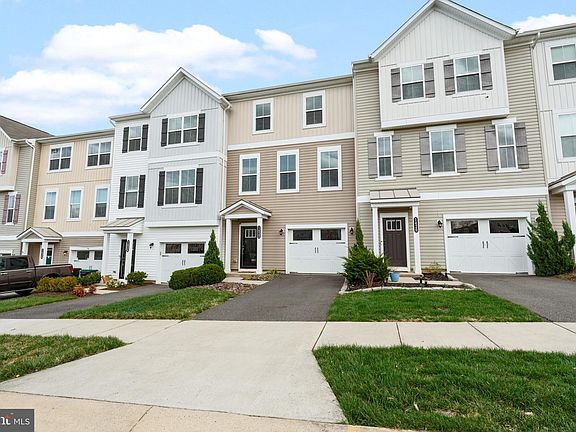 2nd image of 1422 Teagan Dr